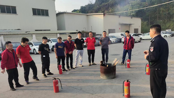 宏展封箱膠帶廠家開展消防實戰應急演練,防患未然,保障安全生產